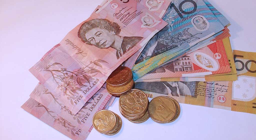 Aussie dollar hits lowest level since ’09