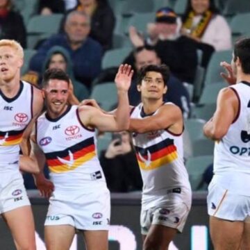 Adelaide Crows beats Hawthorn in first win of 2020 AFL season