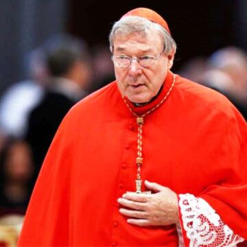 Cardinal Pell returning to Vatican in crisis