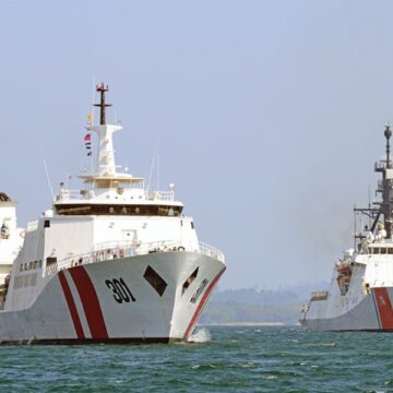 Chinese ship threatened by Indonesian patrol for economic zone incursion