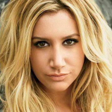 Pregnant Ashley Tisdale reveals sex of baby with a cake