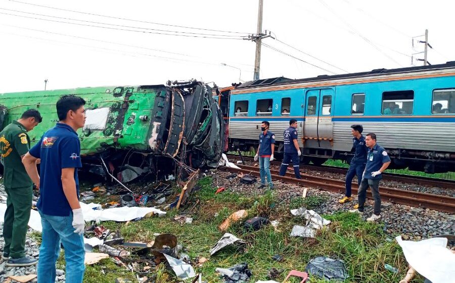 20 killed on temple trip in Thailand as bus, train collide