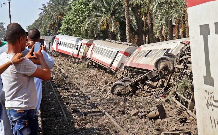 At least 11 killed, 98 injured as train derails in Egypt