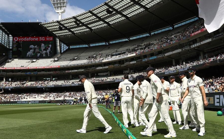Australia thrash feeble England to retain Ashes at Melbourne