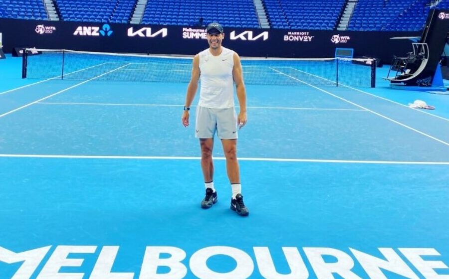Rafael Nadal arrives in Melbourne for Australian Open bid after COVID-19 battle
