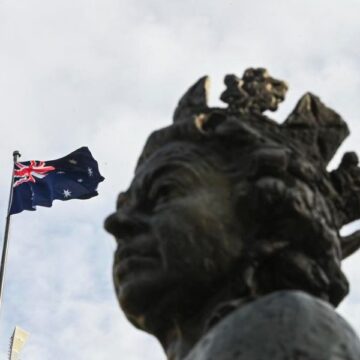 Plan unveiled for new Australian republic with national ballot on the cards