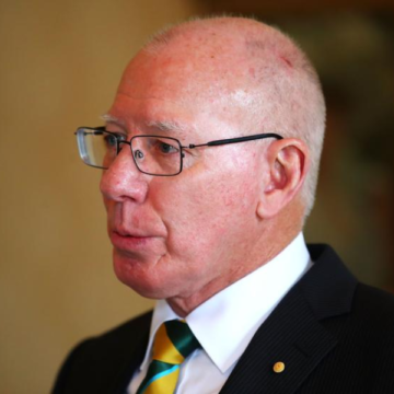 Governor-General David Hurley experiencing ‘slight symptoms’ after testing positive for COVID-19