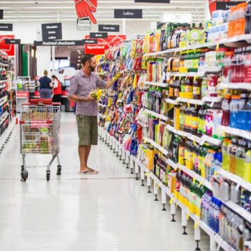 Consumer confidence plunges to lockdown levels while Australians prepare for the polls