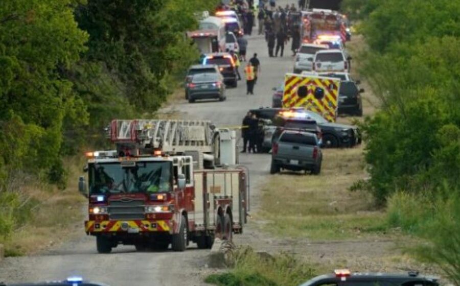 At least 40 found dead in abandoned lorry in Texas